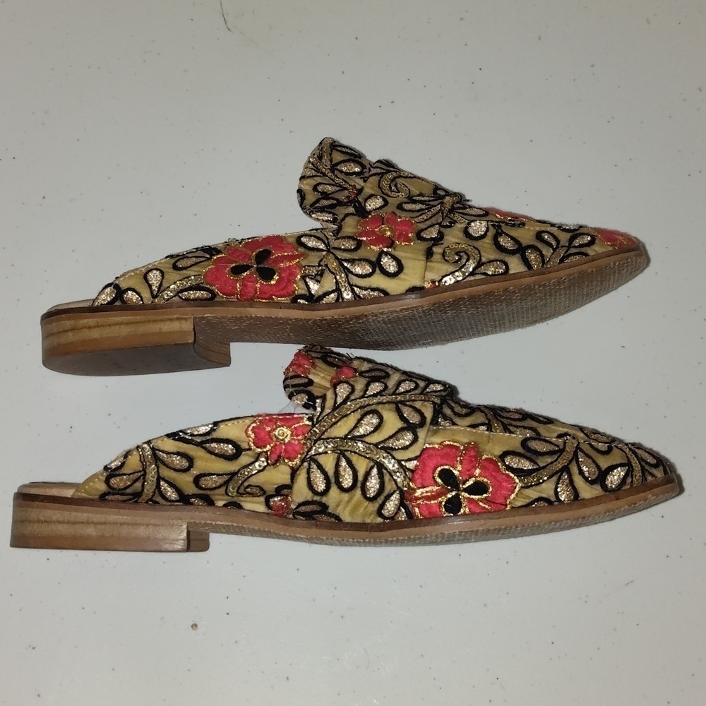 Free People gold and red Embroidered Mules size 38 Floral - Picture 4 of 12